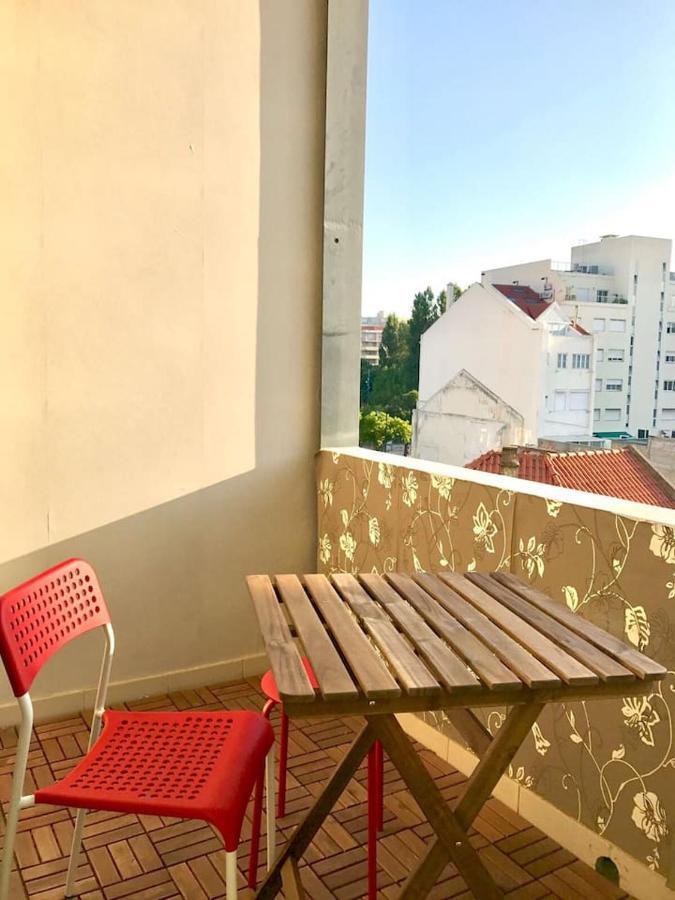 Luxury Part Of The City - Modern Apartment With Airconditioning - Near Subway リスボン エクステリア 写真