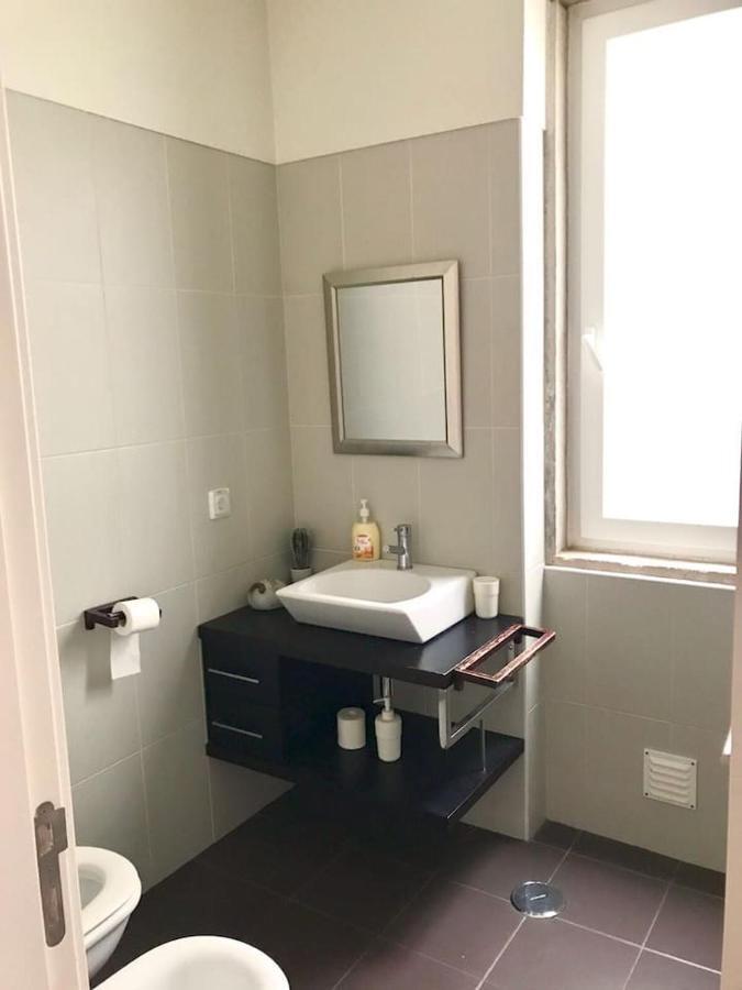 Luxury Part Of The City - Modern Apartment With Airconditioning - Near Subway リスボン エクステリア 写真